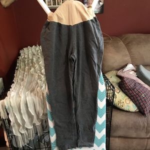 Maternity gray leggings